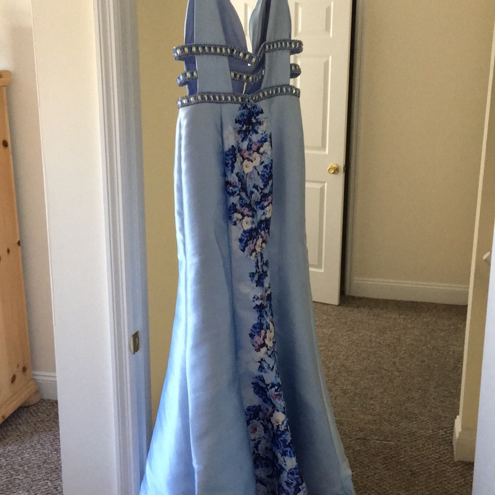 Prom dress - Picture 5 of 5